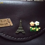 レザー・馬革・お花刺繍のカードケース。