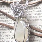 ムーンストーンペンダントButterfly☆silverワイヤーワーク