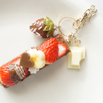 チョコスティックバー ストロベリー（チョコ食べかけ）
