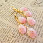 桜  花びら ピアス/イヤリング