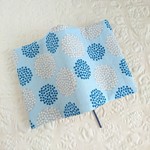 まあるい小花のブックカバー(文庫本size)