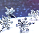 【1ペア】本ロジウム 雪の結晶ピアススタッド パーツ キュービックジルコニアハンドメイドアクセサリー素材・材料M24S