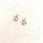 【2018春新作】フランス刺繍糸ビーズ編み込みプチサークルピアス／CORAL PINK x MINT