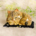 粘土　おねむり猫さん(キジトラ)