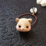ハムスターとひまわりの種ヘアゴム(羊毛フェルト)