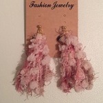 ふわふわ毛糸のイヤリング