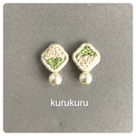 コットンパール付き 刺繍ピアス