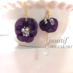 アシンメトリービオラビジューピアス