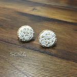 ビーズ刺繍ピアス(gold＆white)