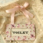 トイレのドアサイン　ケイティーアン