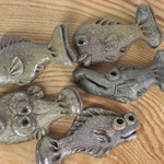 手びねり　魚箸置　（カード立て）