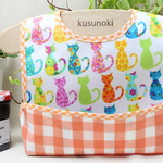 おしゃれ　ＵＳＡ　カラフル猫　ねこ★お食事エプロン ラミネート 離乳食　出産祝い　ベビー　プレゼント　