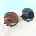 丸まるネコの刺繍ブローチ ネコ好きさん 黒猫？ちょこさん ヘアゴムにも 