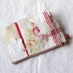 アンティーク＊パッチワーク大 ポーチ＊手刺繍＊レース＊リバティ＊通帳ケース＊母子手帳＊うさぎ