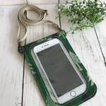 入れたまま操作できる！スマホポシェット ＊針葉樹林 みどり＊