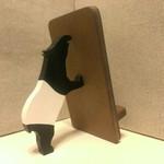 バクが支える携帯・スマホスタンド　濃茶