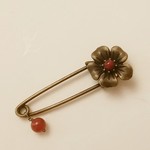 五弁花のショールピン  カーネリアン
