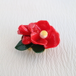 早春の帯留《 藪椿　紅 》
