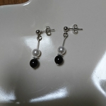 オニキスとパールのシンプルピアス