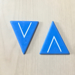 VINTAGE RETRO BLUE TRIANGLE DESIGN CABOCHON  