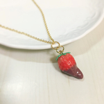 とろ〜りチョコがけイチゴのネックレス