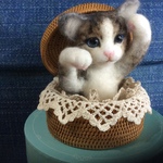 恥ずかしがり屋の招き猫