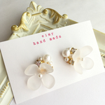 パステルお花ピアス(ホワイト)♡送料込み