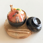 板前茶トラ猫★鮮魚たっぷり海鮮丼★漆塗り★