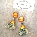 オレンジとお花のチロリアンピアス