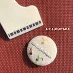 フルートと音符の刺繍ブローチ