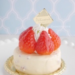 【NEW】贅沢いちごとホワイトチョコのプチガトー(メモスタンド)