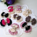 フリルりぼんブローチ☆ｵﾌﾎﾜｲﾄ×ｼｮｯｷﾝｸﾞﾋﾟﾝｸ