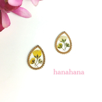 再販3！かすみ草の押花のしずくピアス〜幸せの黄色