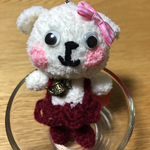 キーホルダー（白い犬、リボン）