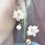 お花畑アシンメトリーミツ蜂イヤリングピアス