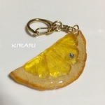 思わず食べちゃいたい？ 本物 オレンジ  フルーツ 押し花 キーホルダー レジンアクセサリー