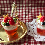 苺ゼリーパフェのキーホルダー