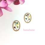 かすみ草の押花ピアス〜オーバル