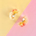 《特集掲載》布花びらのイヤーカフ(オレンジ薔薇)