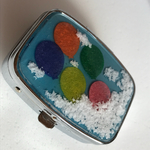 レトロな風船の飛ぶ空  ピルケース レジン作品