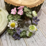 野原の花リースブローチ