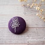 かすみ草の刺繍ブローチ