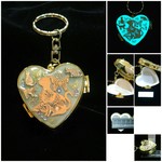 1点のみ:連休ｾｰﾙ1800円➡1350円へﾀﾞｳﾝ: 夜光/(内側に)鏡付き/猫・蝶々・ﾊﾞﾗ・ｽﾜﾛﾌｽｷｰﾗｲﾝｽﾄｰﾝ/ﾋﾟﾙｹｰｽ