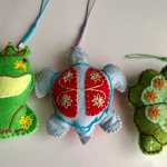 刺繍のラッキーチャーム