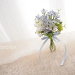 小さな花束風コサージュ ~ pale blue & white ~
