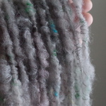 手つむぎ変わり糸〜textured yarn〜  ハンドスパン グレー 38g　#2121