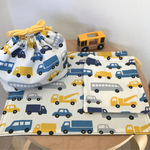 車柄の幼稚園セット。(お弁当袋、コップ袋、ランチョンマット)