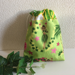  ハワイアンプリントの巾着袋