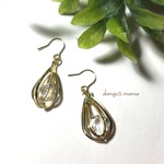300円☆ガラスストーン入雫チャームのピアス/イヤリング