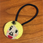 ナカムラさん(反抗期) 刺繍のくるみボタン ヘアゴム